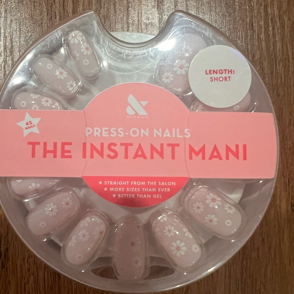 The Instant Mani Press-On Nails - Pink Floral Olive and June